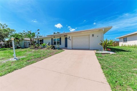 House in Bradenton, Florida 3 bedrooms, 137.77 sq.m. № 1802357 - photo 3