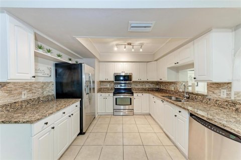 House in Bradenton, Florida 3 bedrooms, 137.77 sq.m. № 1802357 - photo 15