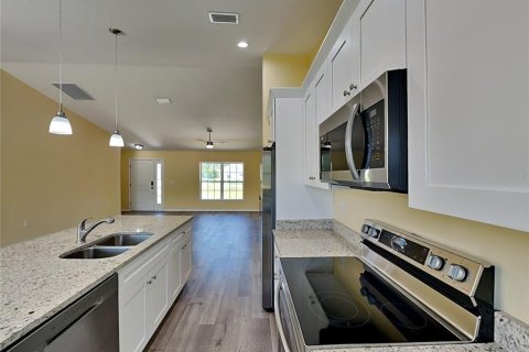 Villa ou maison à louer à Ocala, Floride: 3 chambres, 141.86 m2 № 2396551 - photo 4