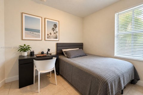 Townhouse in Homestead, Florida 3 bedrooms, 130.81 sq.m. № 2435320 - photo 11