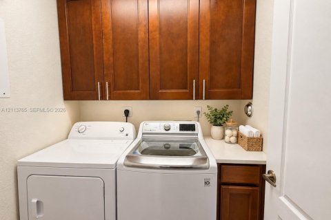 Townhouse in Homestead, Florida 3 bedrooms, 130.81 sq.m. № 2435320 - photo 7