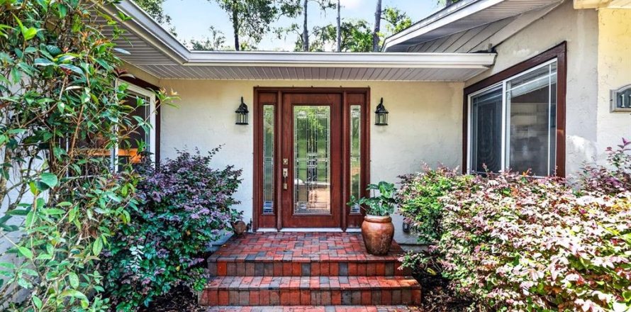 Villa ou maison à Gainesville, Floride 4 chambres, 365.85 m2 № 2344768