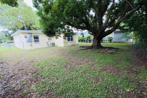 House in Dunedin, Florida 2 bedrooms, 97.83 sq.m. № 2393886 - photo 24