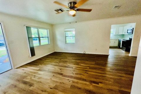 House in Dunedin, Florida 2 bedrooms, 97.83 sq.m. № 2393886 - photo 7