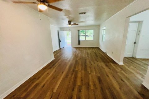House in Dunedin, Florida 2 bedrooms, 97.83 sq.m. № 2393886 - photo 10
