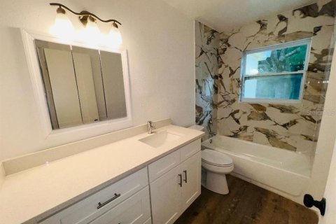 House in Dunedin, Florida 2 bedrooms, 97.83 sq.m. № 2393886 - photo 12