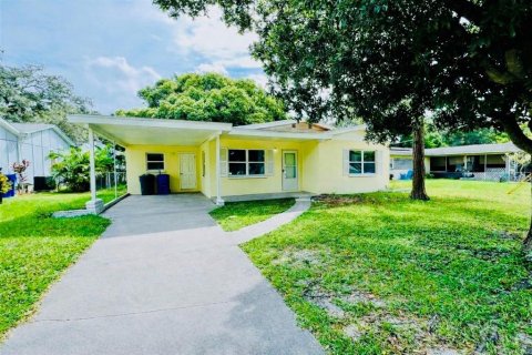 House in Dunedin, Florida 2 bedrooms, 97.83 sq.m. № 2393886 - photo 3