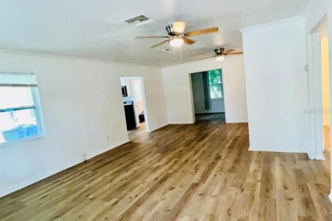 House in Dunedin, Florida 2 bedrooms, 97.83 sq.m. № 2393886 - photo 11