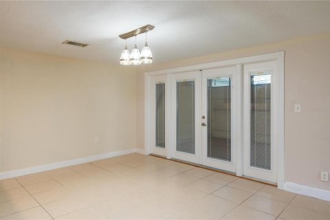 House in Winter Haven, Florida 3 bedrooms, 220.83 sq.m. № 2166296 - photo 11