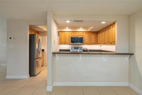 House in Winter Haven, Florida 3 bedrooms, 220.83 sq.m. № 2166296 - photo 13