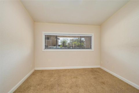 House in Winter Haven, Florida 3 bedrooms, 220.83 sq.m. № 2166296 - photo 17