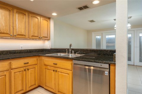 House in Winter Haven, Florida 3 bedrooms, 220.83 sq.m. № 2166296 - photo 15