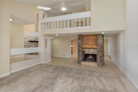 House in Winter Haven, Florida 3 bedrooms, 220.83 sq.m. № 2166296 - photo 8