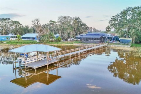 House in Frostproof, Florida 3 bedrooms, 163.14 sq.m. № 1567944 - photo 7
