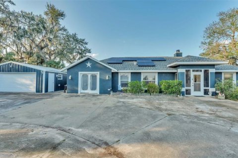 House in Frostproof, Florida 3 bedrooms, 163.14 sq.m. № 1567944 - photo 3