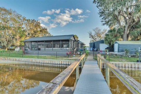 House in Frostproof, Florida 3 bedrooms, 163.14 sq.m. № 1567944 - photo 12