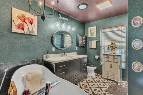 House in Frostproof, Florida 3 bedrooms, 163.14 sq.m. № 1567944 - photo 23