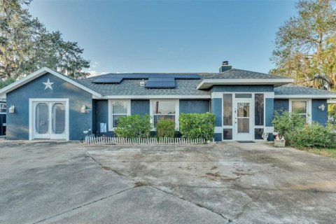 House in Frostproof, Florida 3 bedrooms, 163.14 sq.m. № 1567944 - photo 15