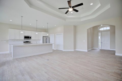 House in Sebring, Florida 2 bedrooms, 156.63 sq.m. № 1704185 - photo 5