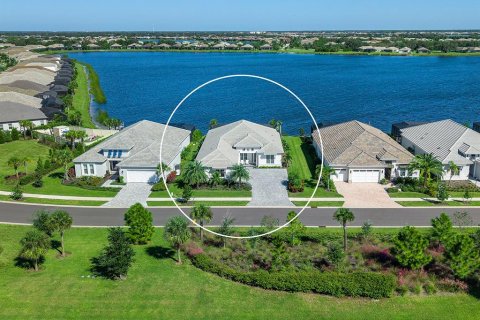 Villa ou maison à vendre à Sarasota, Floride: 3 chambres, 248.33 m2 № 2437157 - photo 3