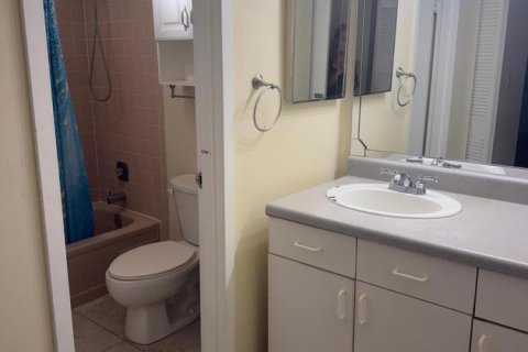 Copropriété à louer à Pompano Beach, Floride: 2 chambres, 88.26 m2 № 2250626 - photo 4
