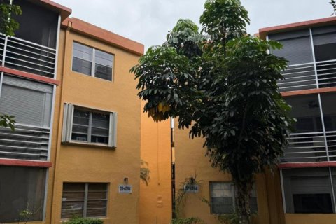 Condominio en Pompano Beach, Florida, 2 dormitorios  № 2250626