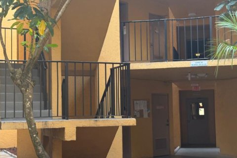 Copropriété à louer à Pompano Beach, Floride: 2 chambres, 88.26 m2 № 2250626 - photo 6