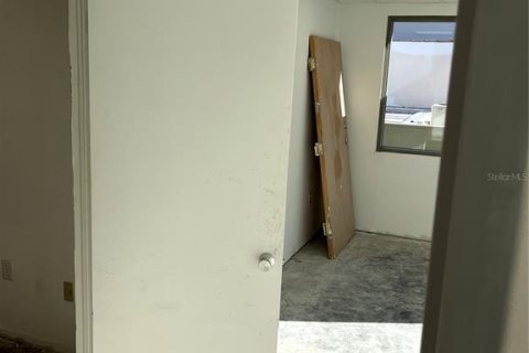 Propiedad comercial en alquiler en Orlando, Florida, 1292.36 m2 № 1684750 - foto 11