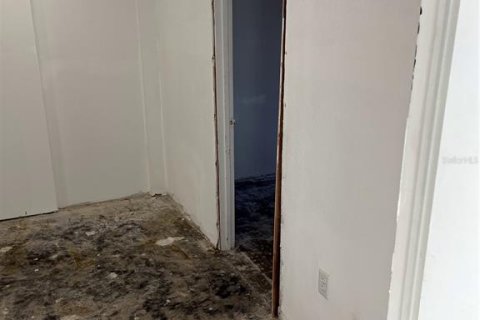 Propiedad comercial en alquiler en Orlando, Florida, 1292.36 m2 № 1684750 - foto 12