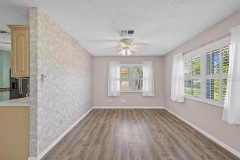 Villa ou maison à vendre à New Port Richey, Floride: 2 chambres, 114.83 m2 № 2219838 - photo 18