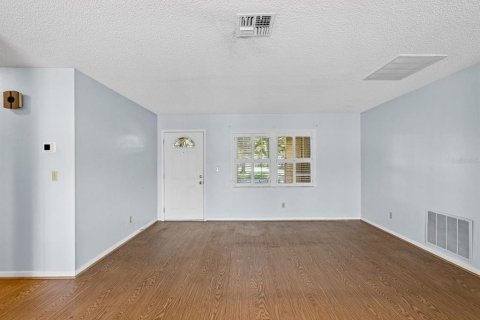 Villa ou maison à vendre à New Port Richey, Floride: 2 chambres, 114.83 m2 № 2219838 - photo 8