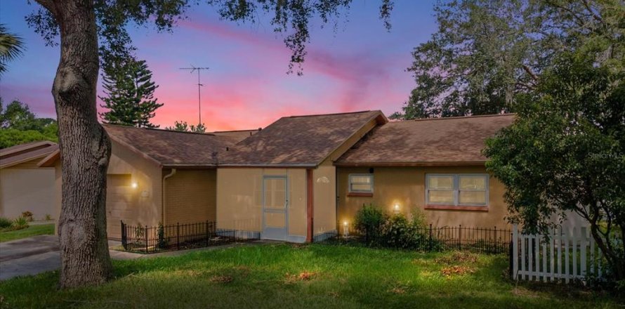 Villa ou maison à New Port Richey, Floride 2 chambres, 114.83 m2 № 2219838