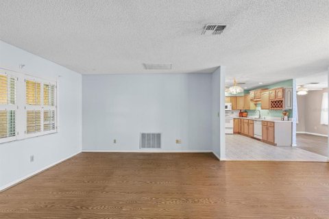 Villa ou maison à vendre à New Port Richey, Floride: 2 chambres, 114.83 m2 № 2219838 - photo 11