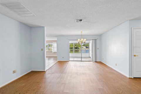 Villa ou maison à vendre à New Port Richey, Floride: 2 chambres, 114.83 m2 № 2219838 - photo 10