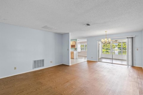 Villa ou maison à vendre à New Port Richey, Floride: 2 chambres, 114.83 m2 № 2219838 - photo 9