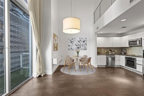 Condominio en venta en Miami, Florida, 1 dormitorio, 96.62 m2 № 1977096 - foto 10