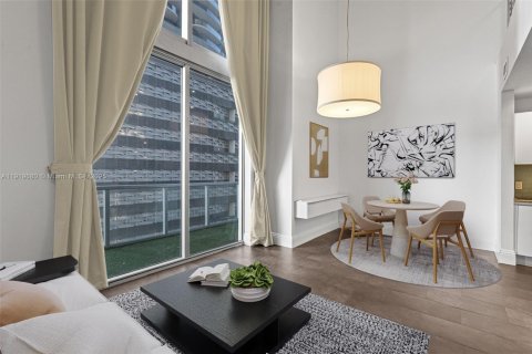 Condominio en venta en Miami, Florida, 1 dormitorio, 96.62 m2 № 1977096 - foto 8