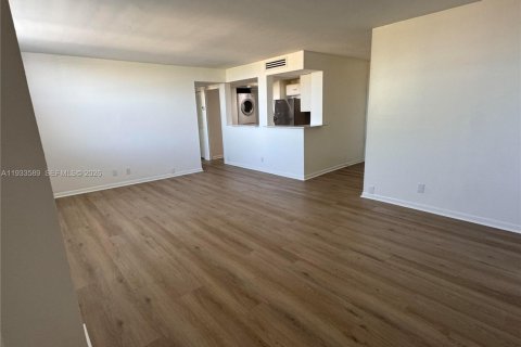 Condominio en venta en Fort Lauderdale, Florida, 1 dormitorio, 66.89 m2 № 1991324 - foto 19