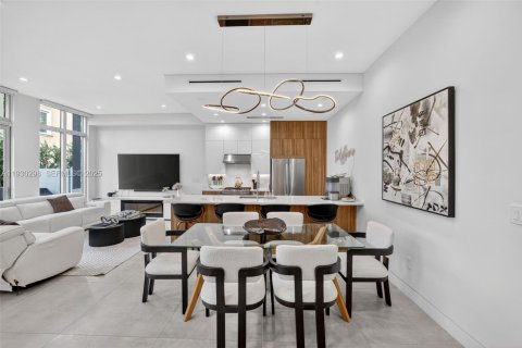 Townhouse in Fort Lauderdale, Florida 3 bedrooms, 184.04 sq.m. № 1991055 - photo 9