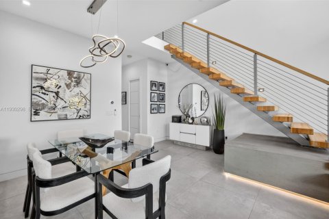 Townhouse in Fort Lauderdale, Florida 3 bedrooms, 184.04 sq.m. № 1991055 - photo 13