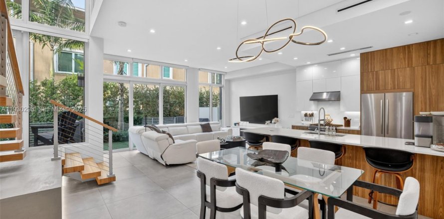 Townhouse in Fort Lauderdale, Florida 3 bedrooms, 184.04 sq.m. № 1991055