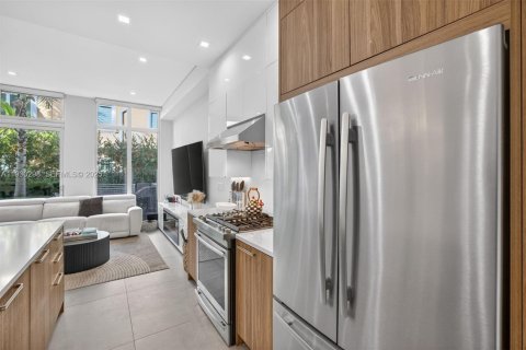 Townhouse in Fort Lauderdale, Florida 3 bedrooms, 184.04 sq.m. № 1991055 - photo 20