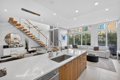 Townhouse in Fort Lauderdale, Florida 3 bedrooms, 184.04 sq.m. № 1991055 - photo 18