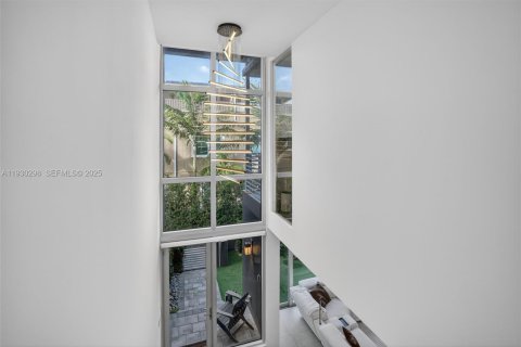 Townhouse in Fort Lauderdale, Florida 3 bedrooms, 184.04 sq.m. № 1991055 - photo 23