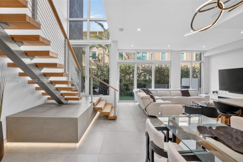 Townhouse in Fort Lauderdale, Florida 3 bedrooms, 184.04 sq.m. № 1991055 - photo 10