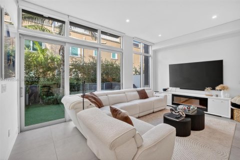 Townhouse in Fort Lauderdale, Florida 3 bedrooms, 184.04 sq.m. № 1991055 - photo 11