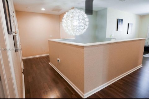 Casa en venta en Homestead, Florida, 5 dormitorios, 263.38 m2 № 1990361 - foto 10