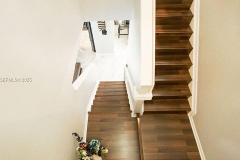 Casa en venta en Homestead, Florida, 5 dormitorios, 263.38 m2 № 1990361 - foto 17