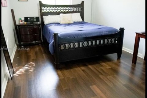 Casa en venta en Homestead, Florida, 5 dormitorios, 263.38 m2 № 1990361 - foto 19