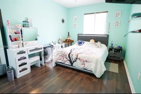 Casa en venta en Homestead, Florida, 5 dormitorios, 263.38 m2 № 1990361 - foto 20